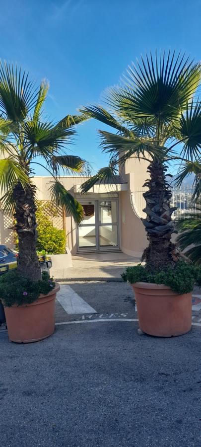 D Avec Clim Terrasse Et Petit Dejeuner Hauteurs De Homestay *